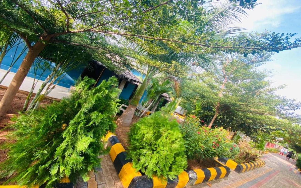 Hotel Megha Resort Hampi Exterior photo